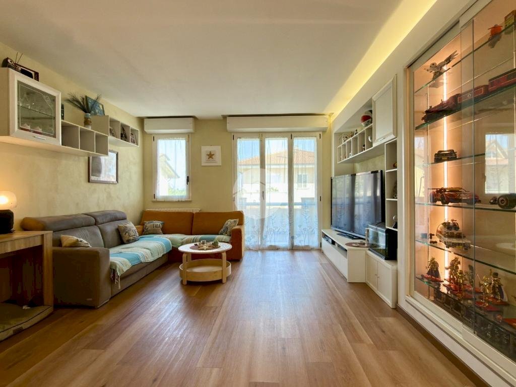 Four-room apartment Via Tiziano, Misano Adriatico - photo 2