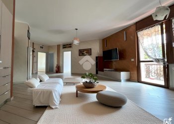 Appartamento Via Nino Bixio, Orbassano - foto 1