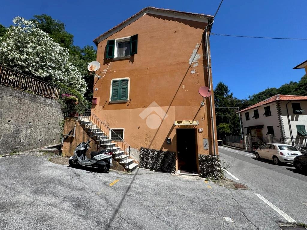 Four-room apartment Via santissimo nome di gesu', Ceranesi - photo 1