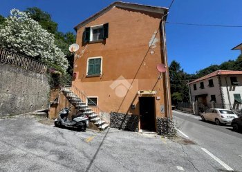 Four-room apartment Via santissimo nome di gesu', Ceranesi - photo 1