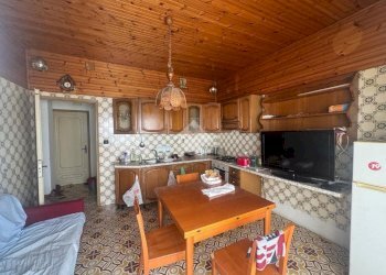 Four-room apartment Via antica strada della guardia, Ceranesi - photo 2
