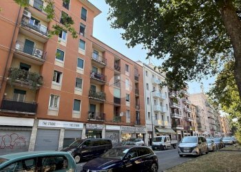 Stable - Palace piazza Tirana, Milano (neighborhood Lorenteggio) - photo 2