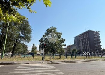 Stable - Palace piazza Tirana, Milano (neighborhood Lorenteggio) - photo 15
