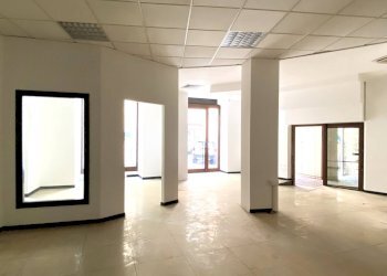 Foto 1 - Commercial Premises VIA ENRICO CIALDINI, Fabriano - photo 1