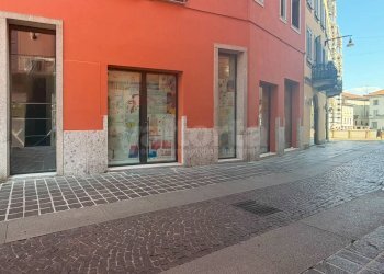 Foto 7 - Shop Via Napoleone
 
1, Monza - photo 7