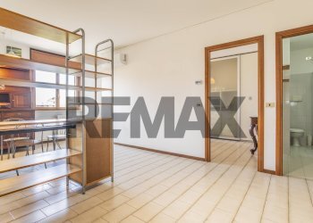 Hall / corridoio - Two-room apartment VIA ANGELO MUSCO
 
39, Bollate - photo 4