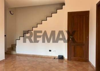 Scale - Semi-detached house via anterivo
44, Roma - photo 8