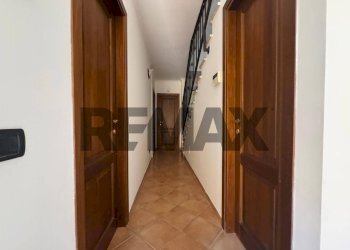 Hall / corridoio - Semi-detached house via anterivo
44, Roma - photo 26