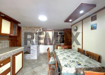 Sala da pranzo - Appartamento Vico Lungo San Raffaele
 
24, Napoli - foto 5
