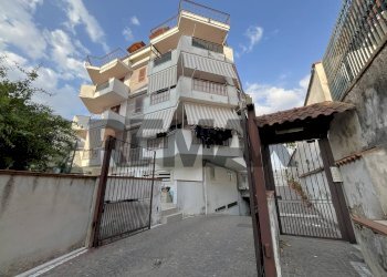 Edificio all\'aperto - Trilocale Via oasi del Sacro Cuore
 
80, Giugliano in Campania - foto 2