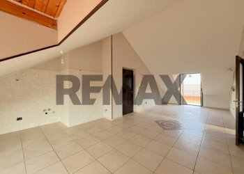 Stanza vuota - Trilocale Via oasi del Sacro Cuore
 
80, Giugliano in Campania - foto 5