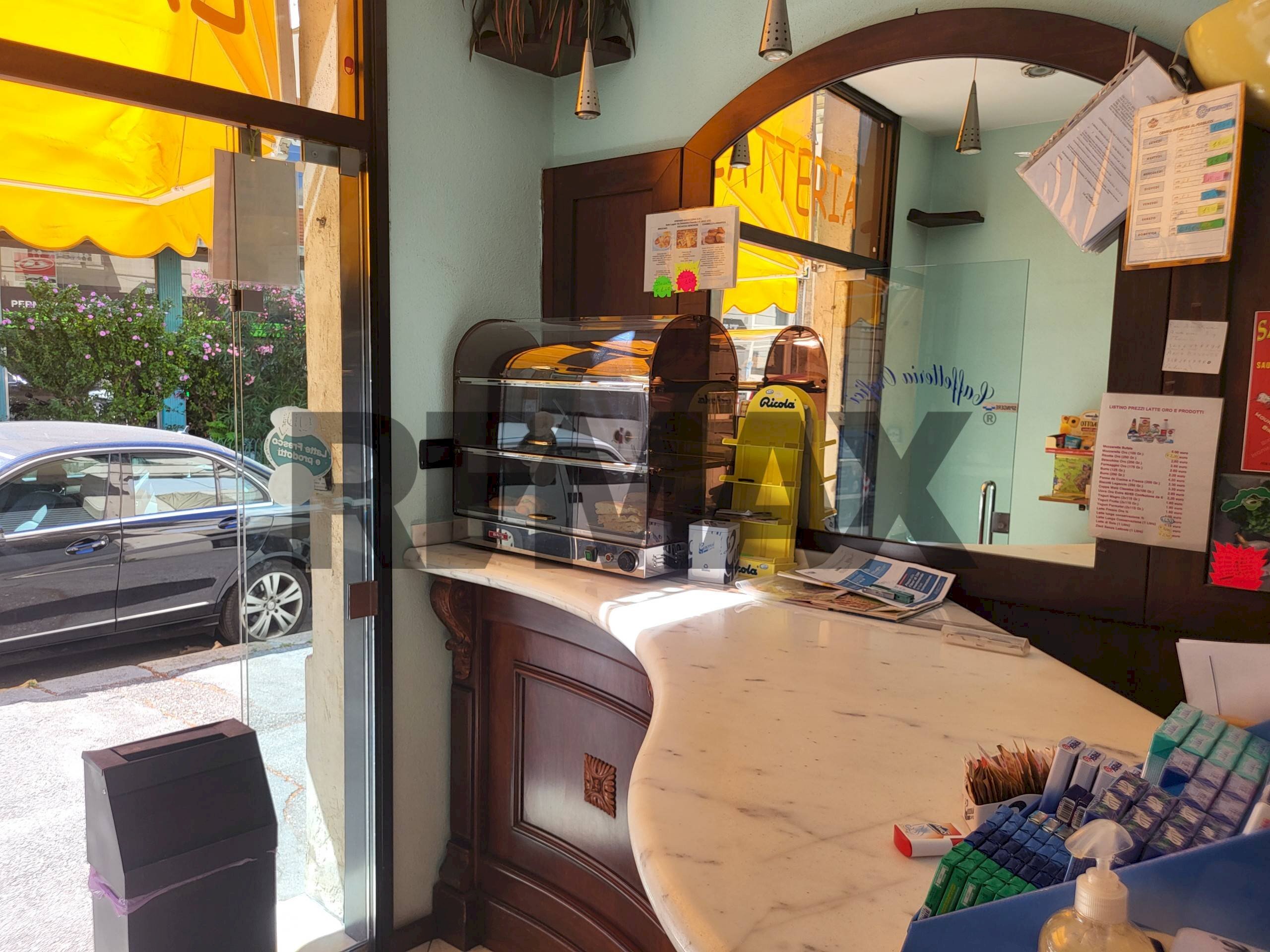 Cucina - Cafeteria - Cold Bar Via San Martino
 
42 rosso, Genova - photo 3