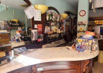 Dispensa di stoccaggio - Bar Tavola Calda - Fredda Via San Martino
 
42 rosso, Genova - foto 1