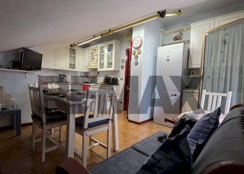 Sala da pranzo - Appartamento Via Umberto
 
41, Sant'Agata Li Battiati - foto 8