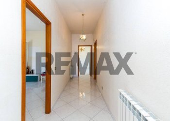 Hall / corridoio - Four-room apartment Via Peppino Impastato
 
26, Catania - photo 14