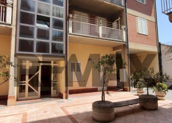 Edificio all\'aperto - Quadrilocale Via Guglielmo Marconi
 
54, Fiumefreddo di Sicilia - foto 4