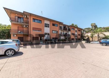 Edificio all\'aperto - Trilocale Via Ceuta
 
8, Aci Catena - foto 22
