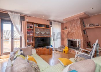 Soggiorno - Apartment Corso Vittorio  Emanuele
 
80, Caltagirone - photo 23