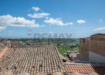 Vista delle montagne - Apartment Corso Vittorio  Emanuele
 
80, Caltagirone - photo 29