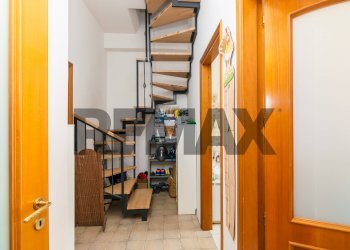 Scale - Villa a Schiera Via Cordovado
 
44, Acireale - foto 4