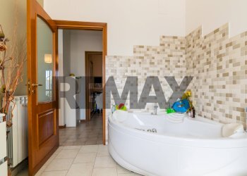 Bagno - Villa a Schiera Via Cordovado
 
44, Acireale - foto 7