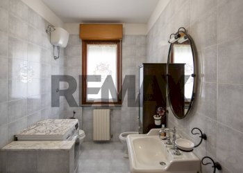 Bagno - Appartamento via dante alighieri
 
20, Montemarciano - foto 15