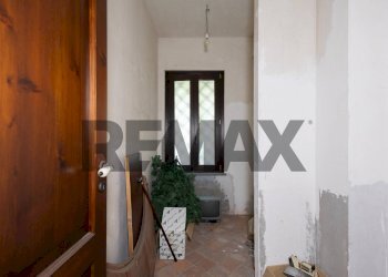 Hall / corridoio - Villa Via della Costituzione
 
14, Trecastagni - photo 19