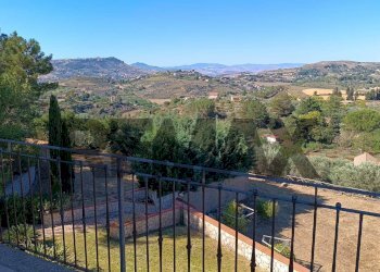 Vista delle montagne - Villa Contrada Zagaria
 
snc, Enna - photo 27