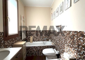 Bagno - Two-room apartment Via Carnia
 
5/B, Lainate - photo 7