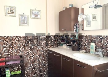 Bagno - Two-room apartment Via Carnia
 
5/B, Lainate - photo 8