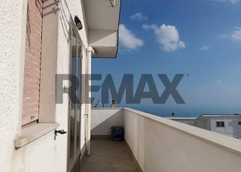 Balcone - Bilocale Via della Repubblica
56, Monte Sant'Angelo - foto 8