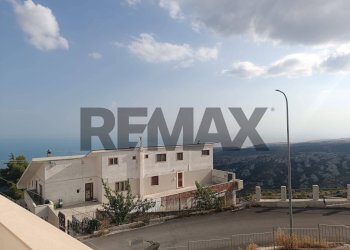 Edificio all\'aperto - Bilocale Via della Repubblica
56, Monte Sant'Angelo - foto 10