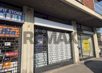 Edificio all\'aperto - Negozio Largo Tironi
4, Bergamo - foto 3