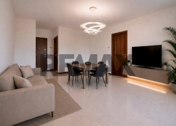 Sala da pranzo - Trilocale Via Cristoforo Colombo
 
24, Ponte San Pietro - foto 3
