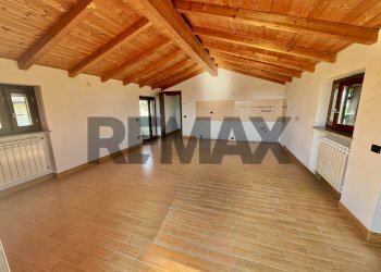 Stanza vuota - Attic VIA MILANO
 
48, Garlasco - photo 2