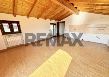 Stanza vuota - Attic VIA MILANO
 
48, Garlasco - photo 6
