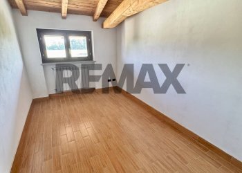 Stanza vuota - Attic VIA MILANO
 
48, Garlasco - photo 8