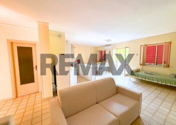 Soggiorno - Three-room apartment Viale dei Gerani Scalo dei Saraceni
 
snc, Manfredonia - photo 8
