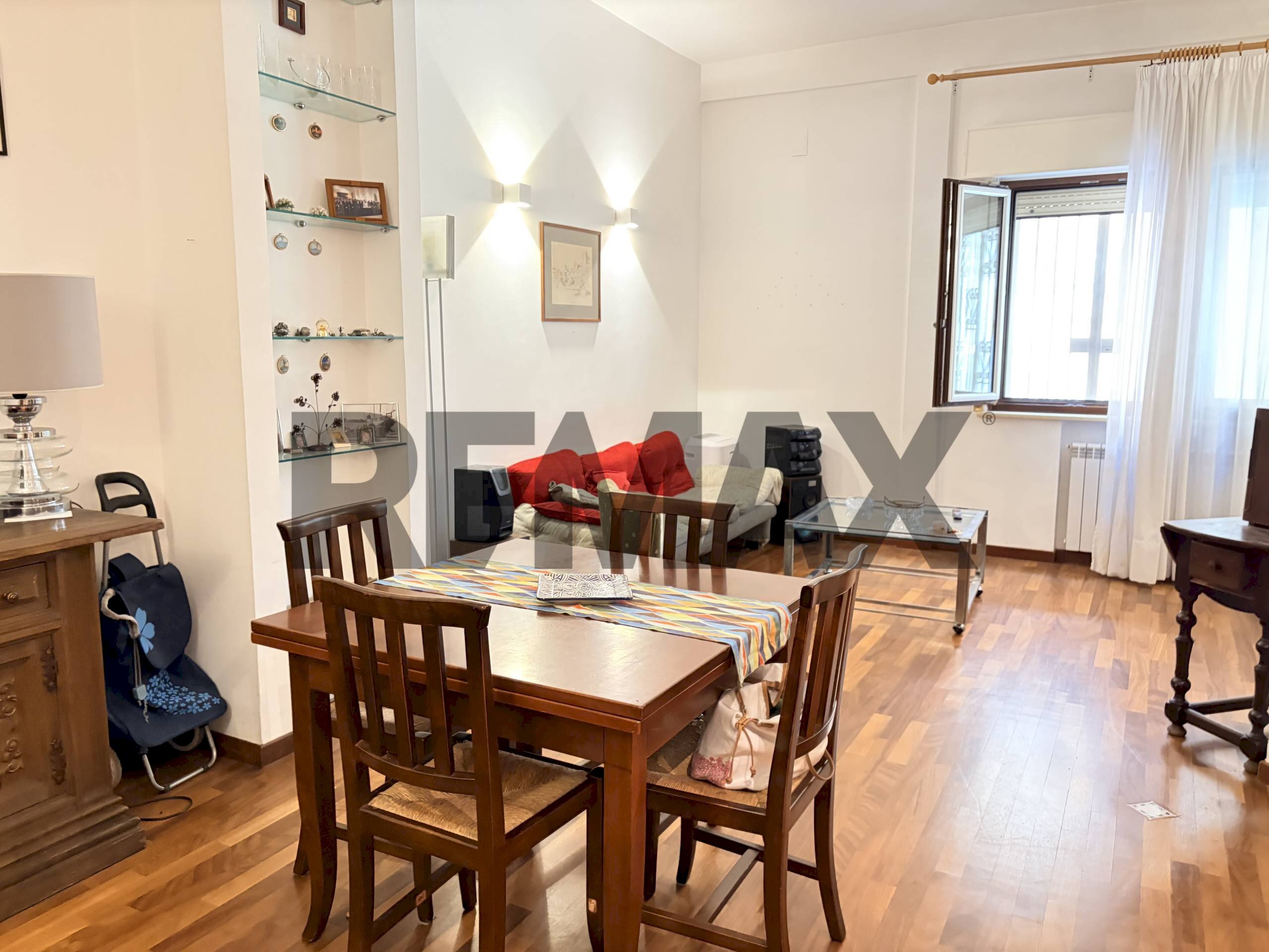 Sala da pranzo - Three-room apartment Via Mario Costa
 
16, Napoli - photo 1