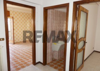 Hall / corridoio - Four-room apartment VIA ALCIDE DE GASPERI
 
3, Ragusa - photo 2