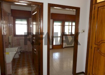 Hall / corridoio - Four-room apartment VIA ALCIDE DE GASPERI
 
3, Ragusa - photo 21