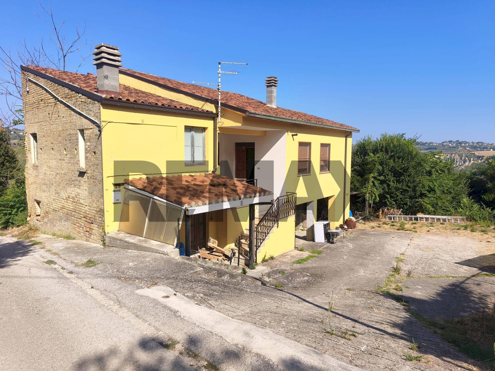 Casa all\'aperto - Casa indipendente C.da San Leonardo
29, Bucchianico - foto 2