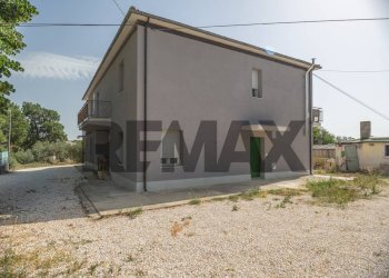 Casa all\'aperto - Casa semi indipendente CONTRADA COSTA DELL'OLMO
 
9, Pianella - foto 3