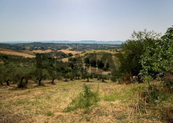 Vista delle montagne - Casa semi indipendente CONTRADA COSTA DELL'OLMO
 
9, Pianella - foto 12