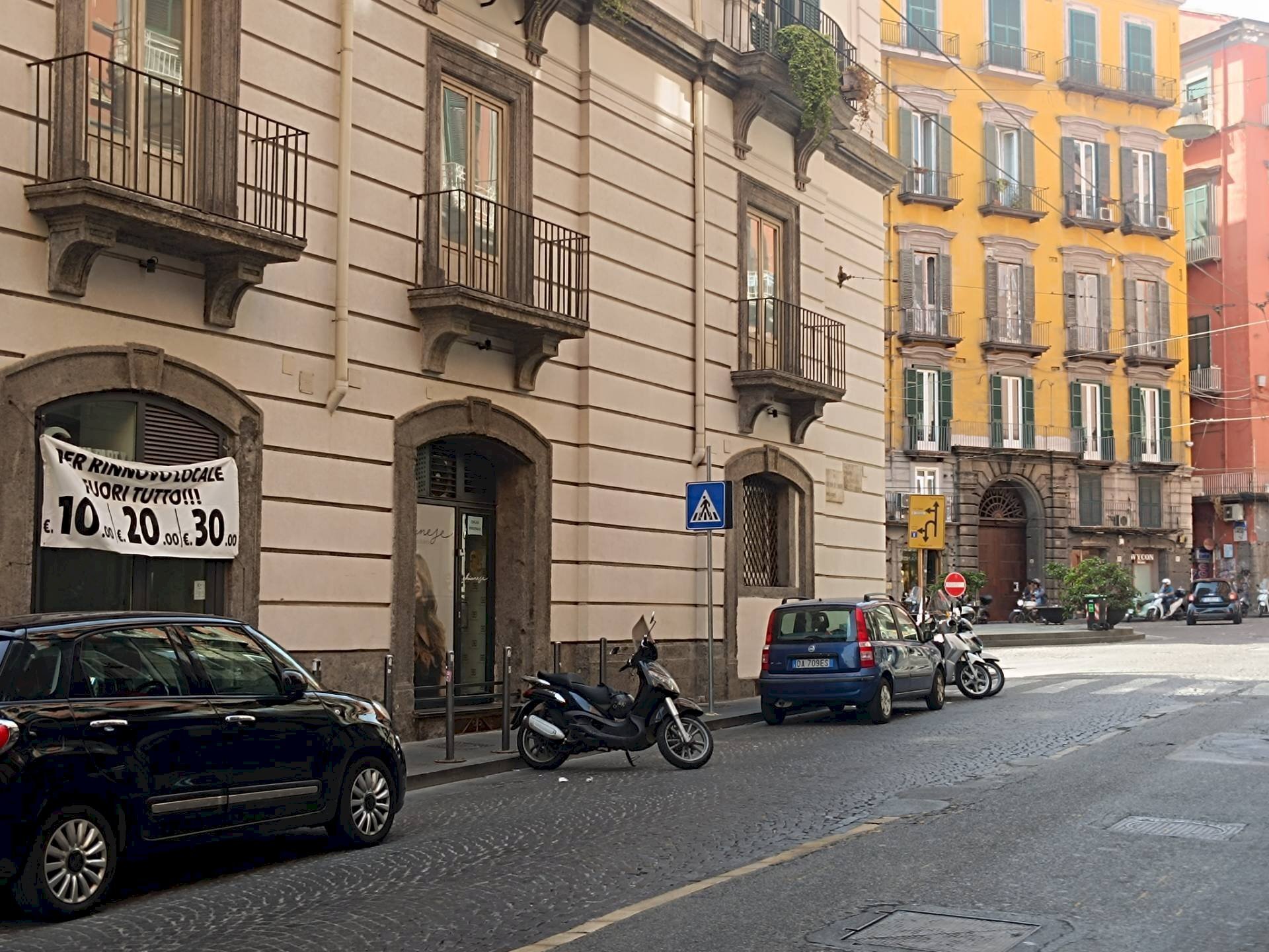 Foto 3 - Negozio Via Sant Anna dei Lombardi
60, Napoli - foto 3