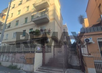 Edificio all\'aperto - Bilocale Via Delle Rose
106, Roma - foto 1