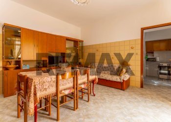 Sala da pranzo - Villa Contrada Laire
 
2, Alberobello - foto 20