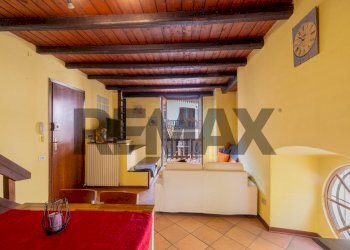 Sala da pranzo - Bilocale Via Traversa di Via Sempione
 
10, Lesa - foto 3