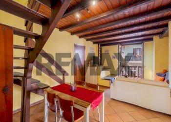 Sala da pranzo - Bilocale Via Traversa di Via Sempione
 
10, Lesa - foto 5