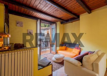 Soggiorno - Bilocale Via Traversa di Via Sempione
 
10, Lesa - foto 12